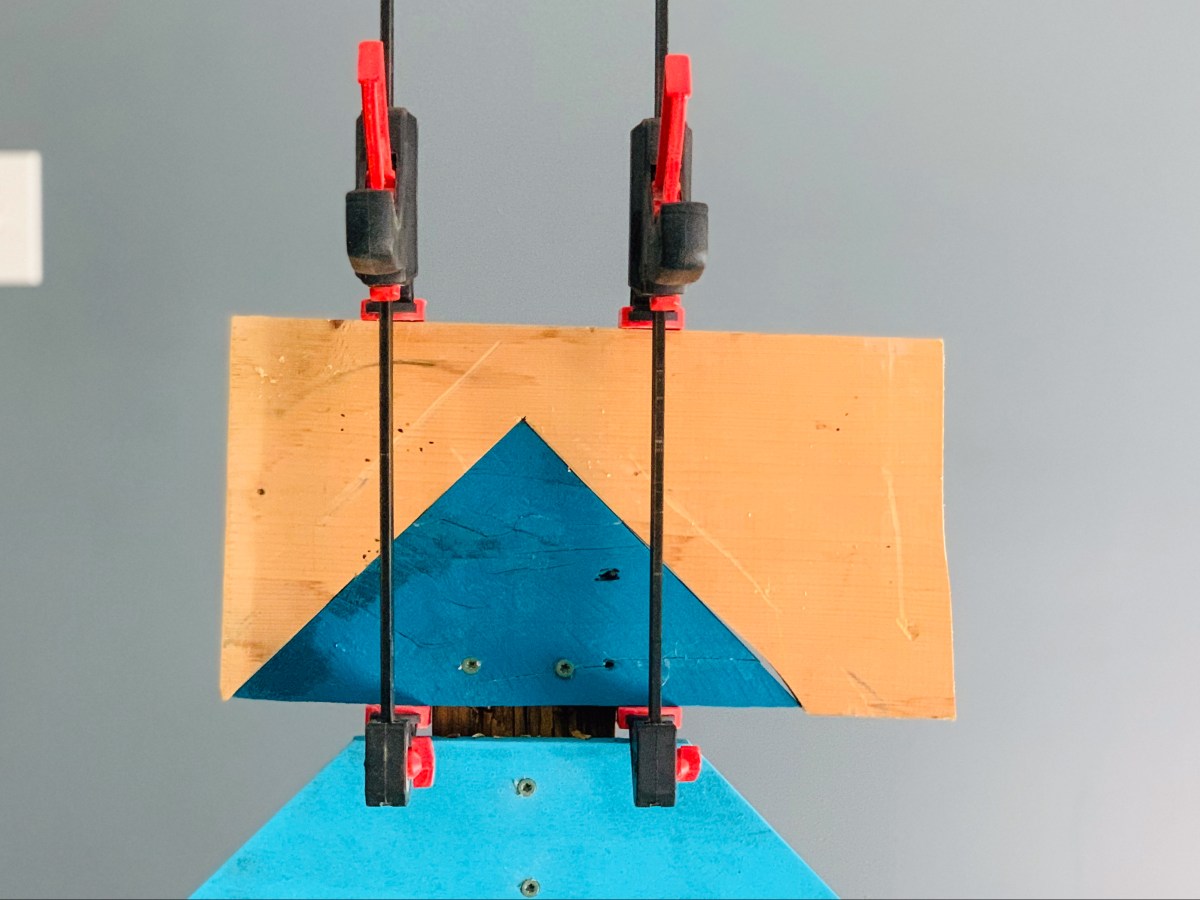 DIY Tip: How to Clamp a Right Angle without a Right Angle&nbsp;Clamp
