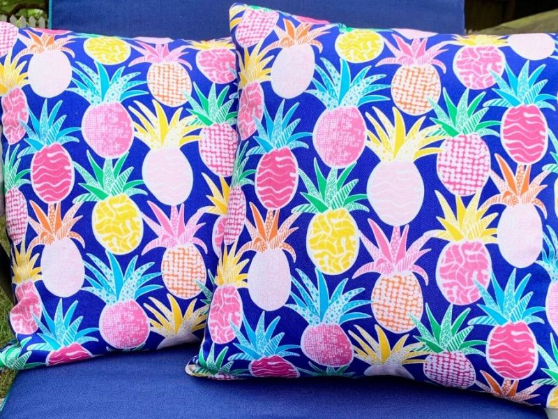 Sew Awesome: How to Make Outdoor Pillows (Video&nbsp;Tutorial!)